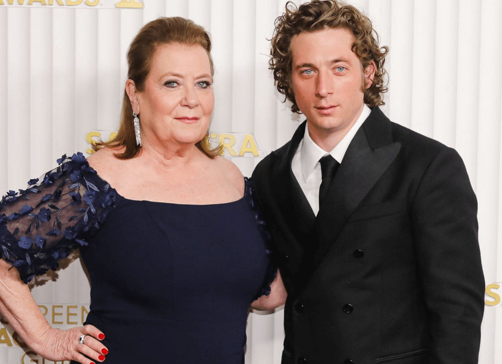 Jeremy allen white's parents